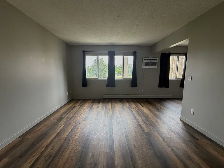 5910 W Broadway Ave #8 — Photo 6