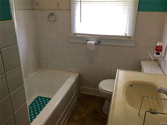 4th image of 557 S Riverview Ave