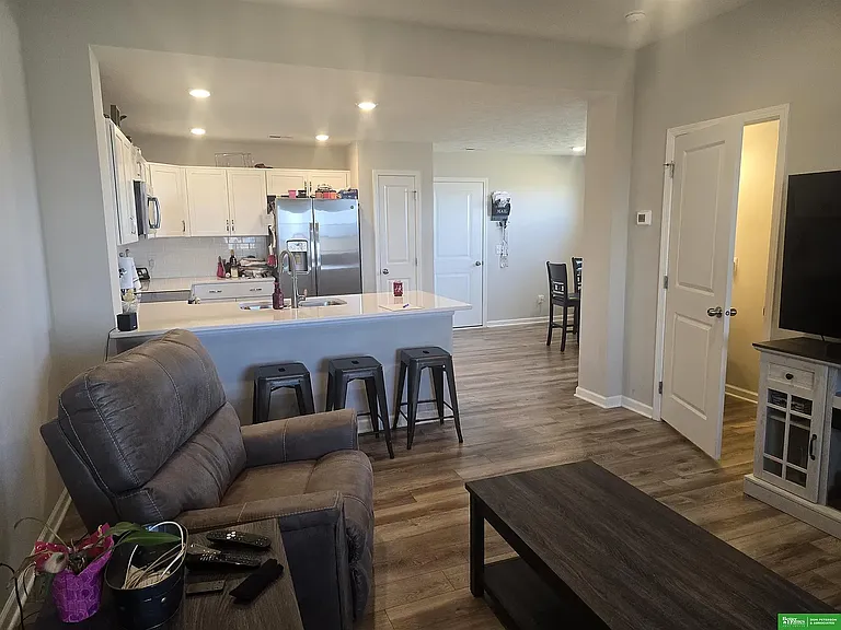 2264 N Aaron Way — Photo 4