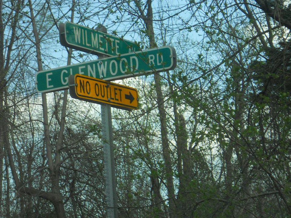 2nd image of 119 Wilmette Ave
