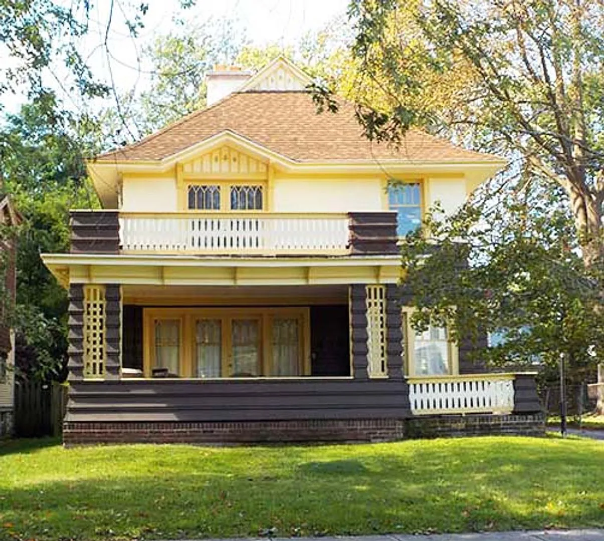 464 Allen - Available July 1, 2027 - Lovely Historic Home — Photo 2