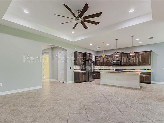 4th image of 3149 Amadora Cir