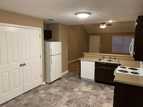 3rd image of 1194 Portree Ct