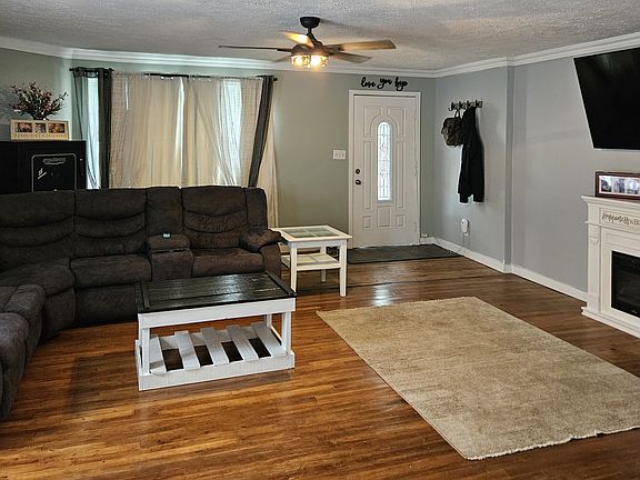 5th image of 1024 N Harrison St