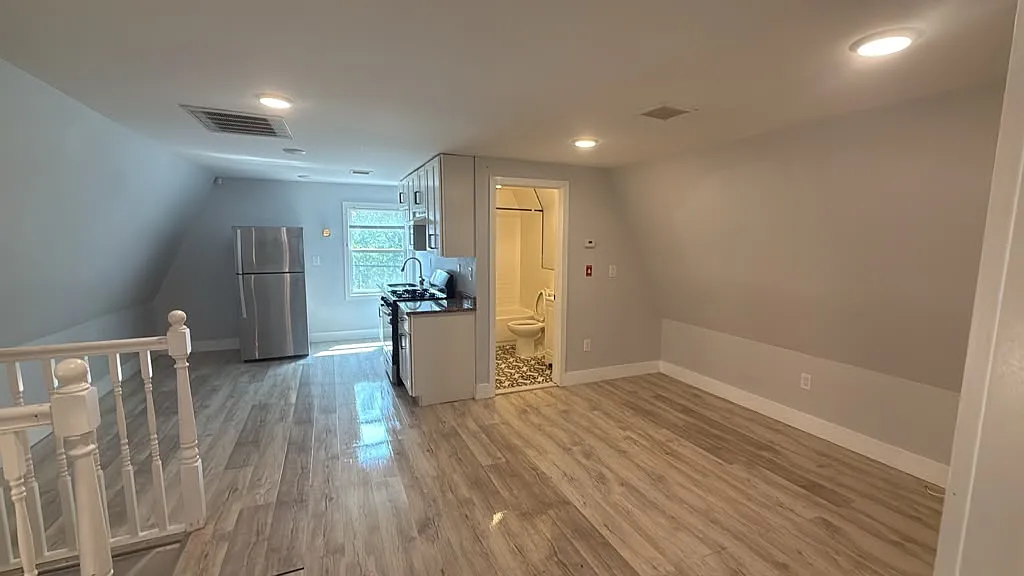 1 bed, $1,400 — Photo 1