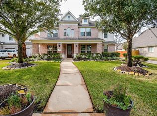 17511 Warm Winds Dr, Tomball, TX 77377