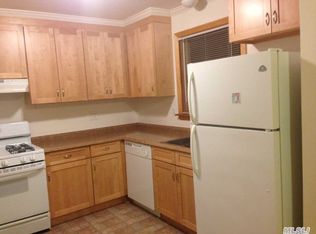 15048 20th Rd, Whitestone, NY 11357