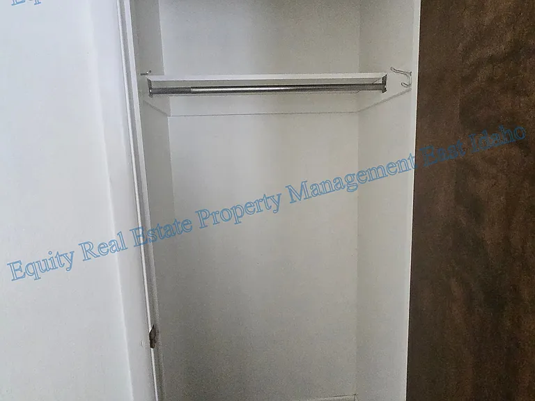 ID - 848, 852, 854, 856 Bryan Rd - LB - 854 — Photo 22