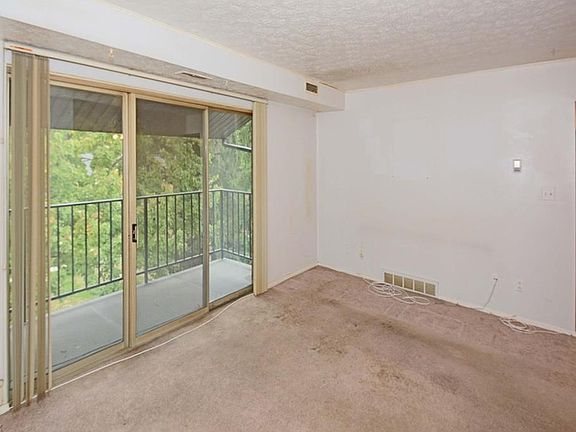 4th image of 16455 Heather Ln #T302