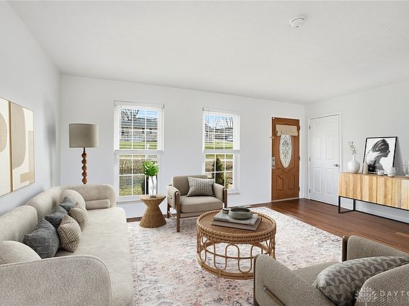 3rd image of 1 Pinehurst Ct