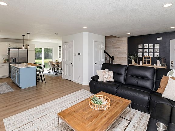 4th image of 9272 Kingman Dr