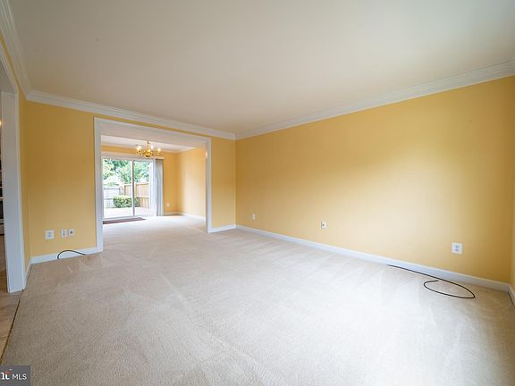 5th image of 1017 Knight Ln