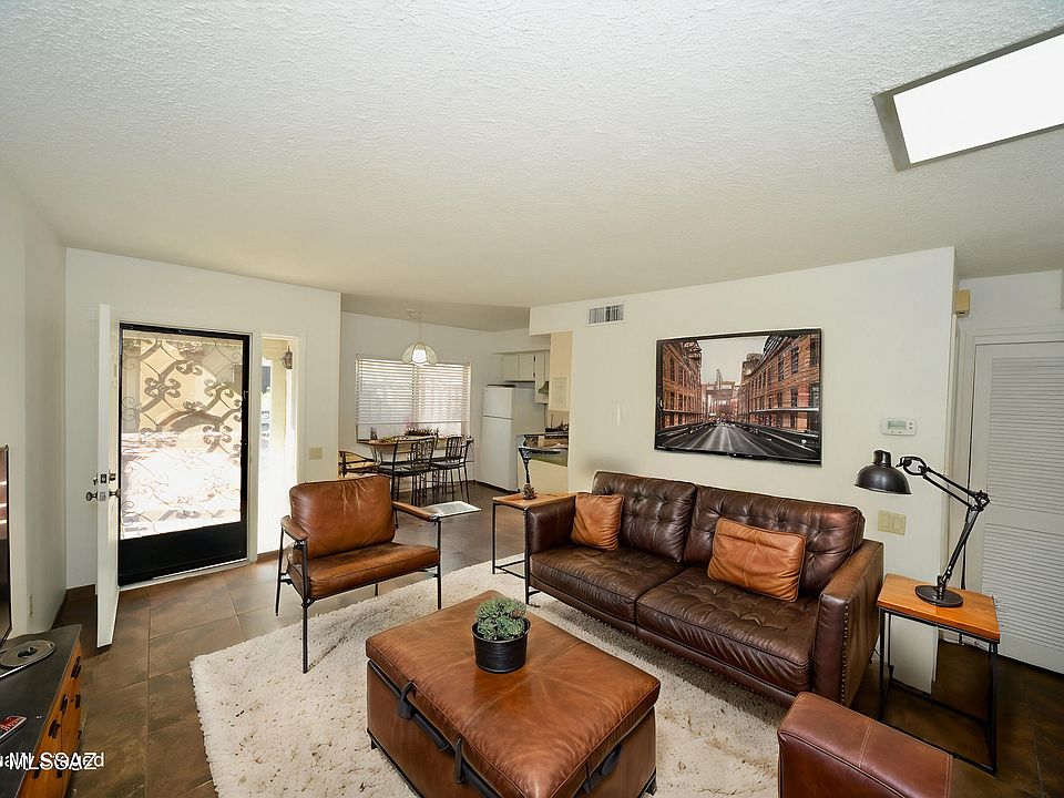 1st image of 130 W Calle Del Ano