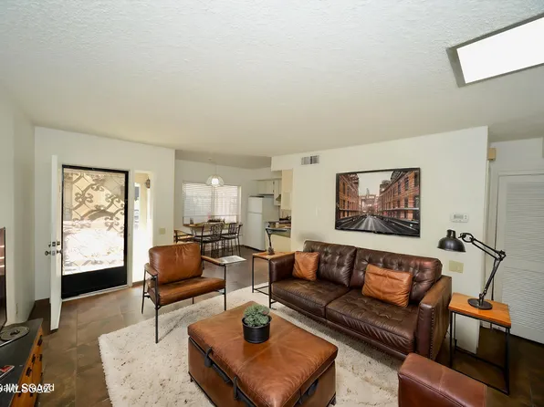 130 W Calle Del Ano, Green Valley, AZ 85614
