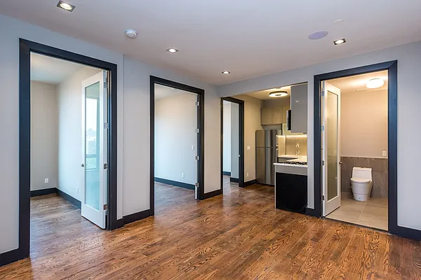 Rented by Nooklyn NYC LLC | media 18