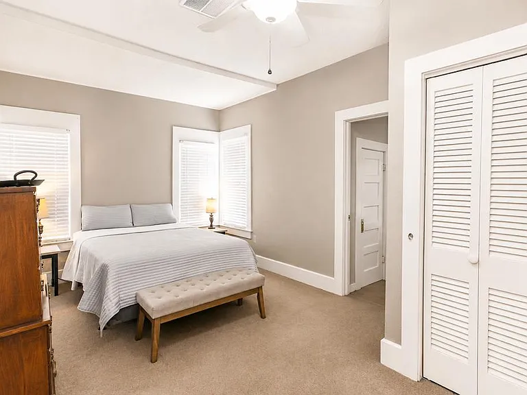 1809 S Lancaster St — Photo 14