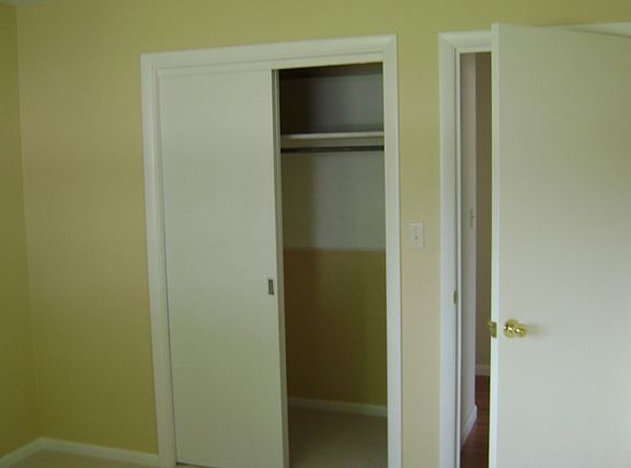 3rd image of 520 W Parkside Dr