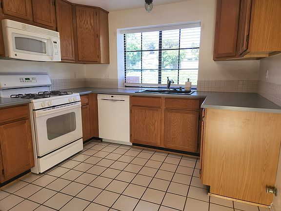 3rd image of 2303 Presado Dr Unit C