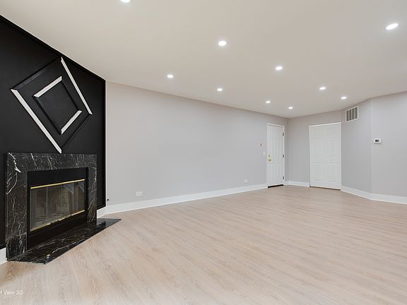 3rd image of 2323 Knollwood Ct Unit W1