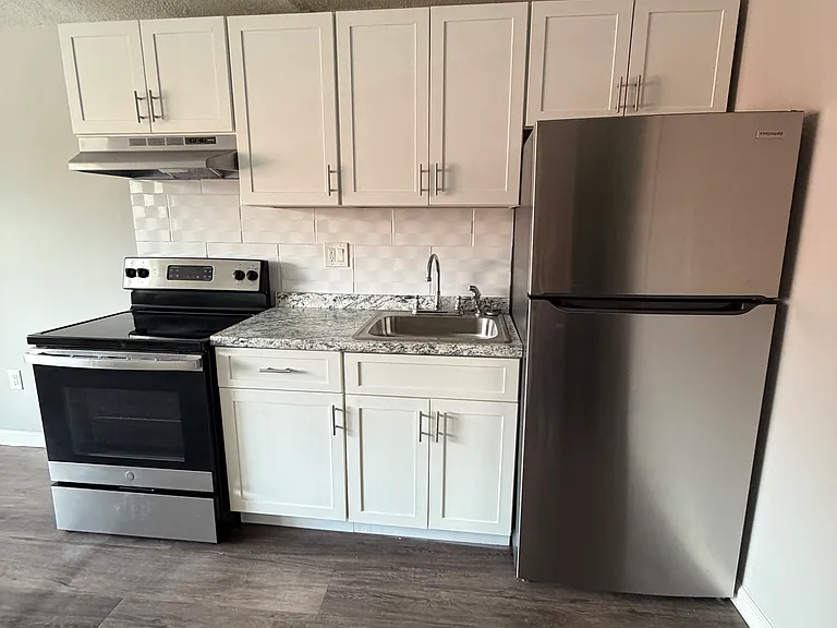 Garden Hill Apartments — Photo 17