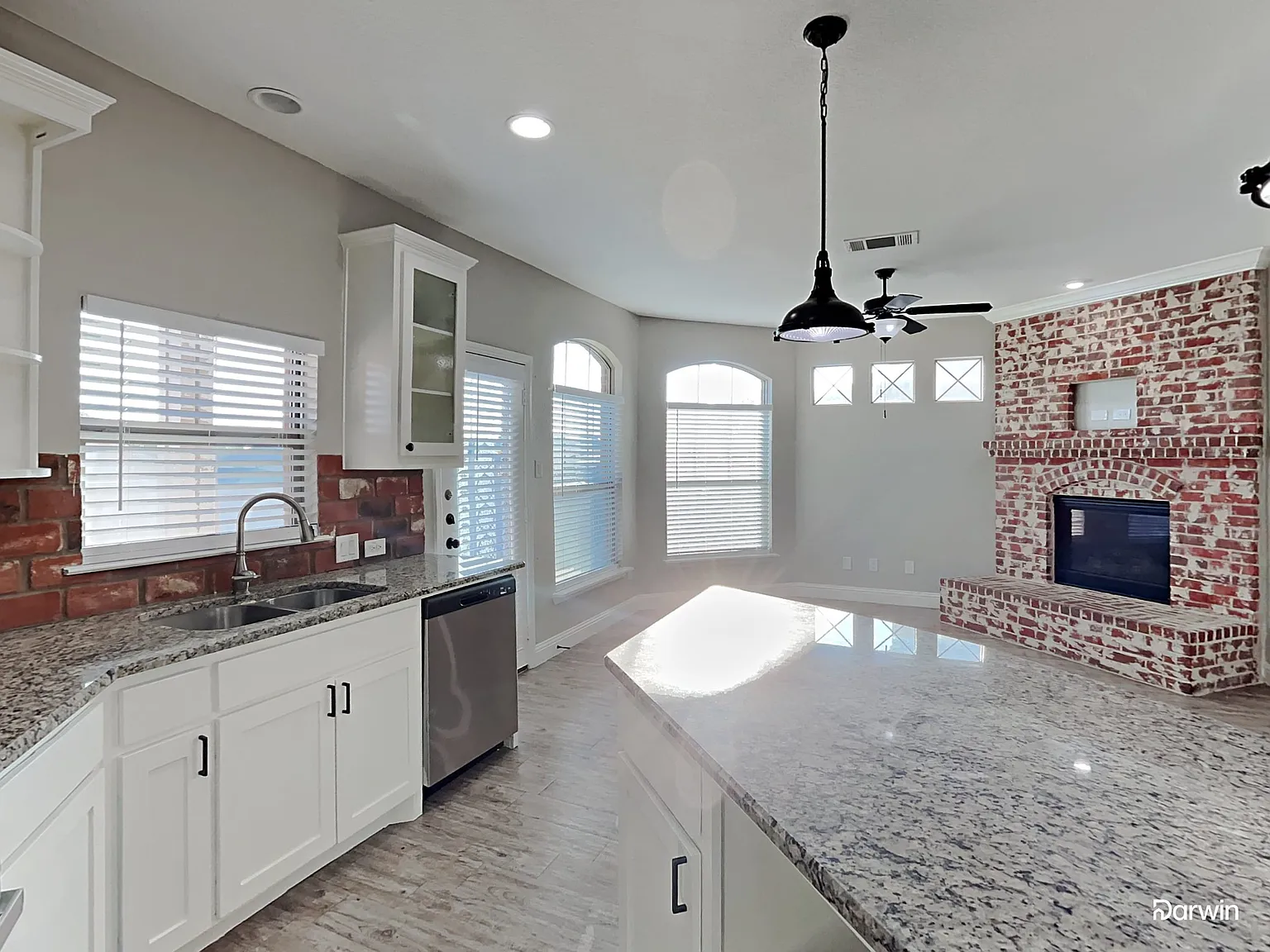 5 bed, 3.5 bath, 2954 sqft, $2,825 — Photo 2