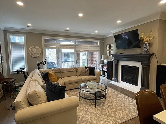 2nd image of 878 W Lill Ave APT 2E
