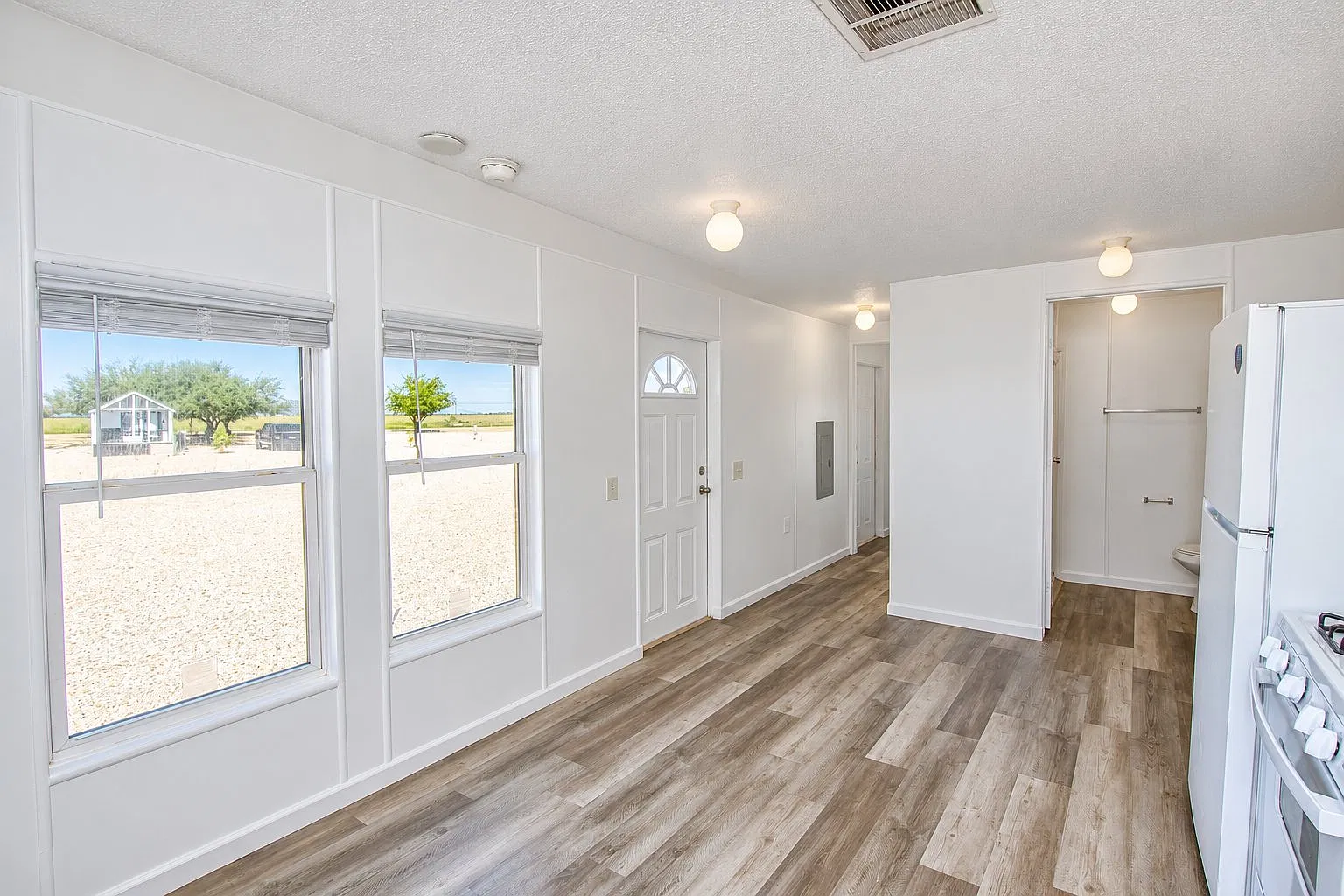 2 bed, $1,695 — Photo 3