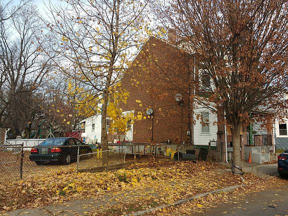 3rd image of 54 Hobart Ave