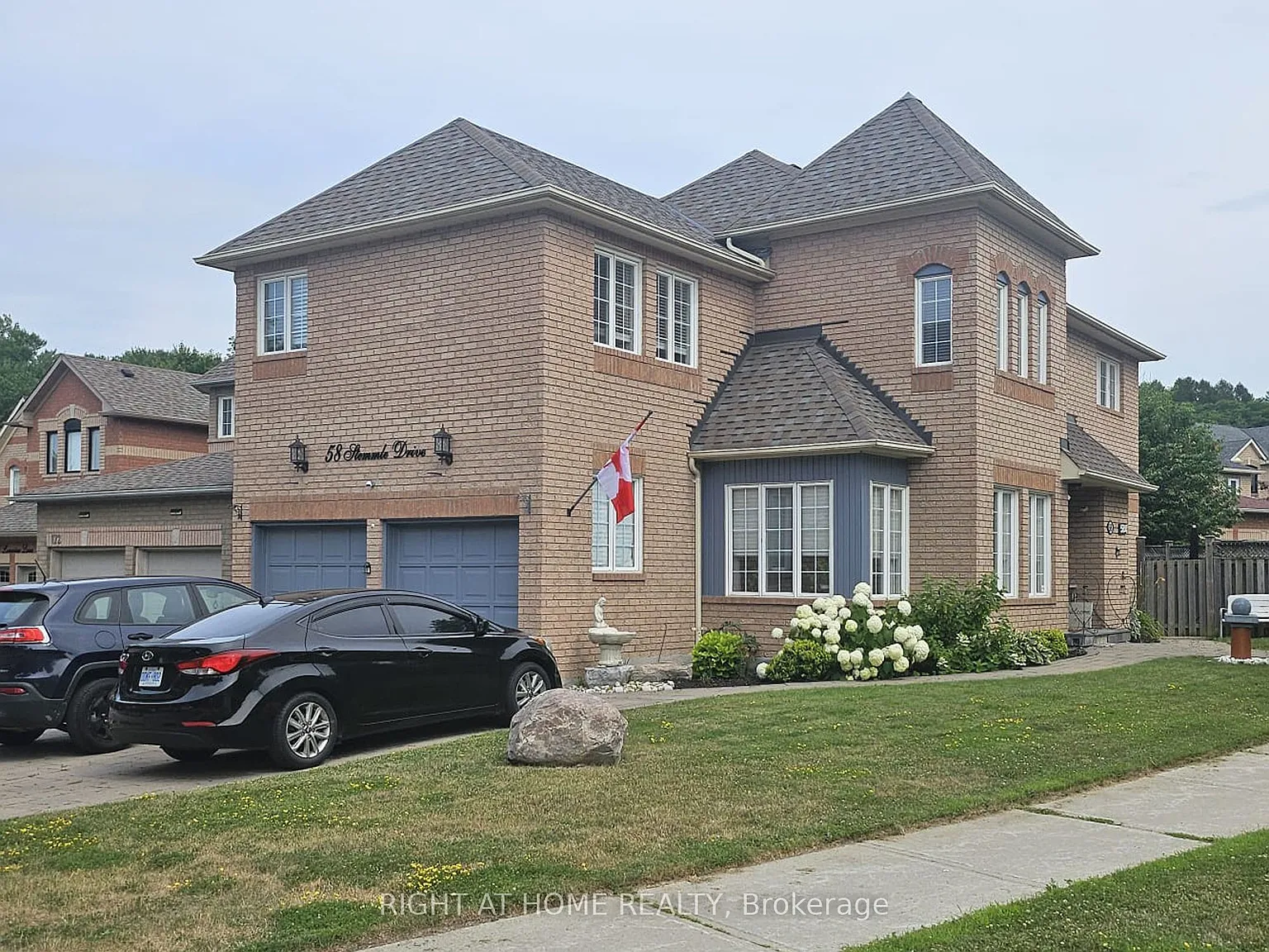 3 bed, $1,975 — Photo 1