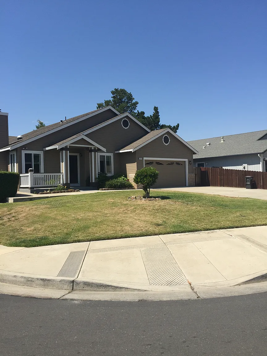 2227 Ventnor Ln photo 1