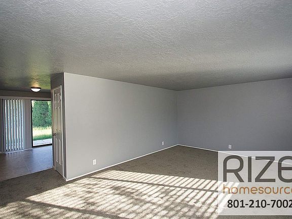 3rd image of 4629 S Woodgrove Dr