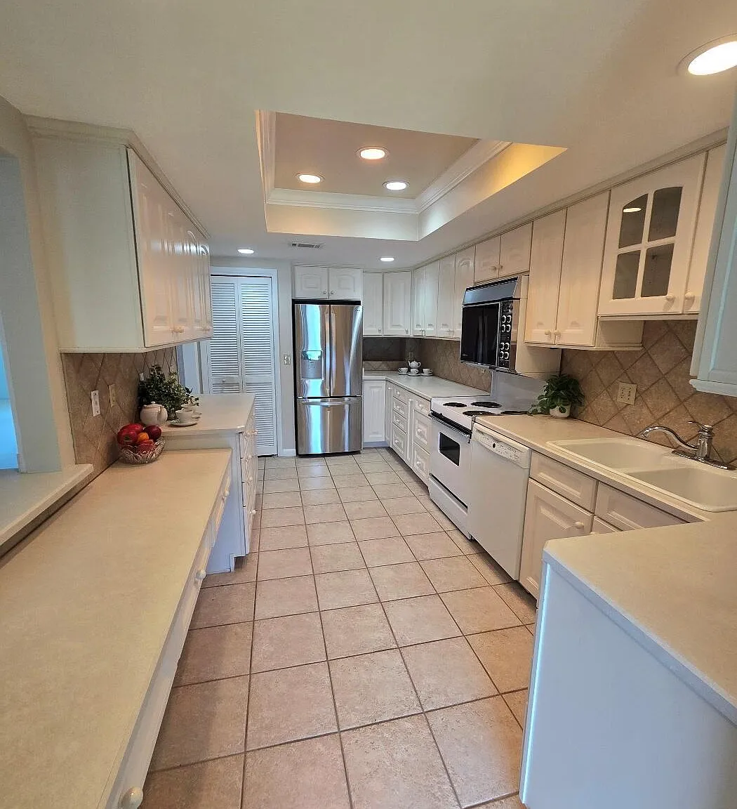 2 bed, 2.0 bath, 1573 sqft, $1,900 — Photo 2