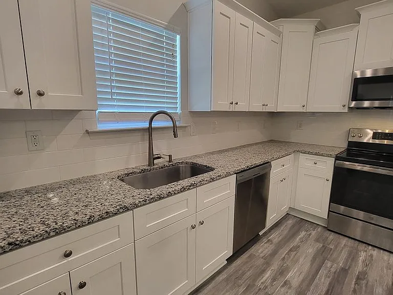 11810 Titan Ave — Photo 25