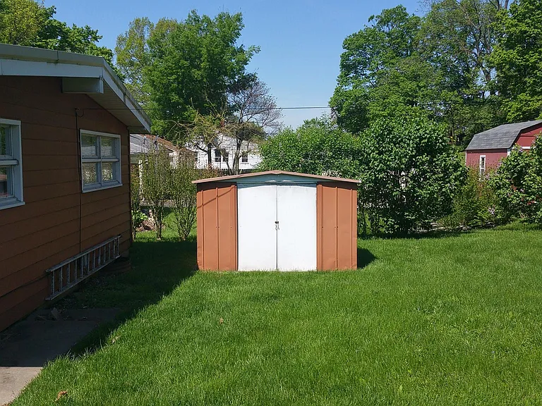 3705 Manchester Rd — Photo 3