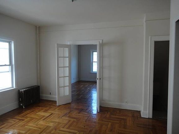 4th image of 4325 Baychester Ave