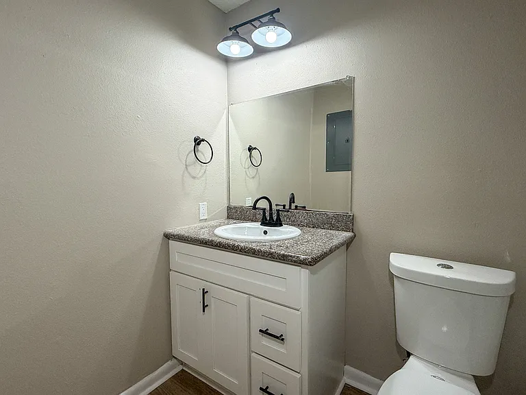 Ingleside Gardens Apartments — Photo 21