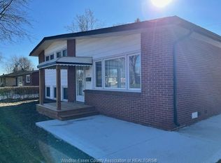 3401 Roxborough Blvd, Windsor, ON N9E 2Z9