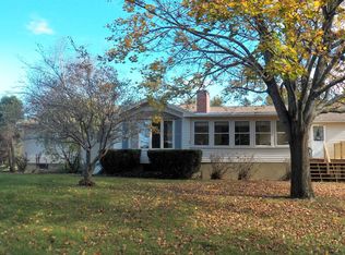16 Williams Cir, Stratham, NH 03885