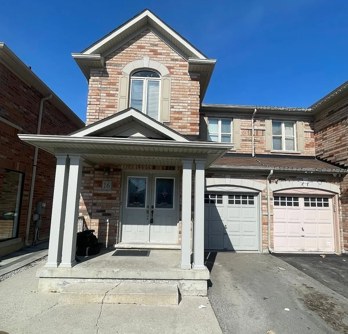 4 bed, $3,200 — Photo 1