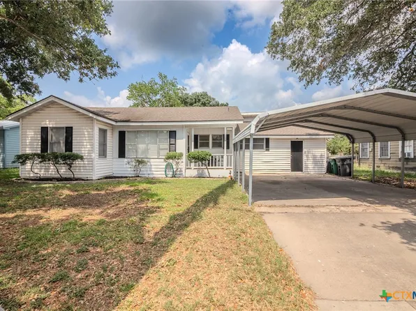 2705 N Ben Jordan St, Victoria, TX 77901