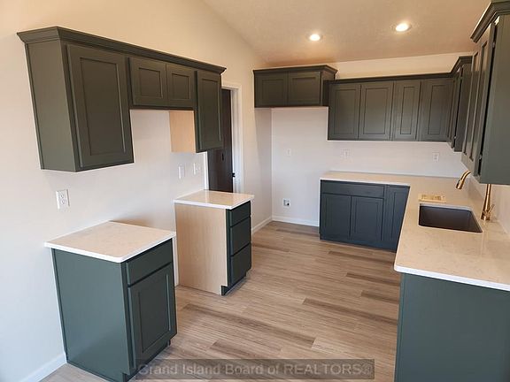 3rd image of 4379 Dawn St