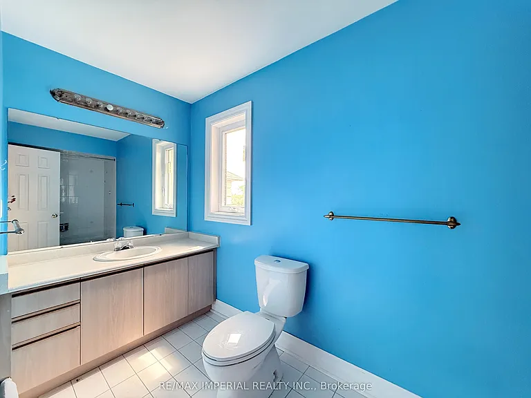 5735 Tayside Cres — Photo 14