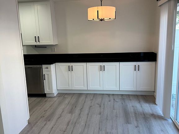 5th image of 7681 Ellis Ave APT B