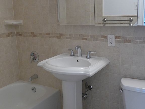 5th image of 301 E 47th St Ph E