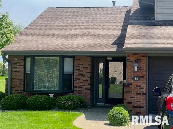 35 Prairie Village Pl, Morton, IL 61550