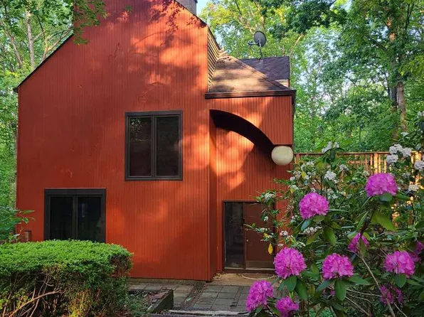 10817 Cross School Rd, Reston, VA 20191