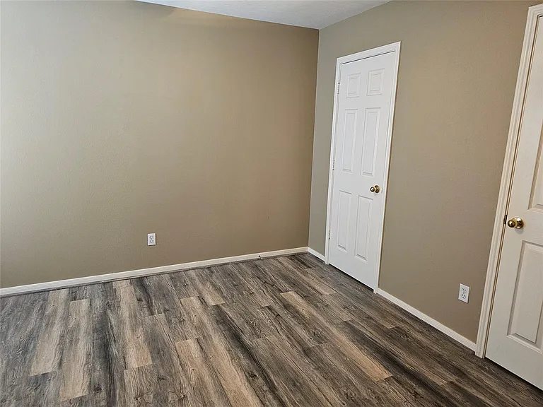 27182 Kings Manor Dr S — Photo 29
