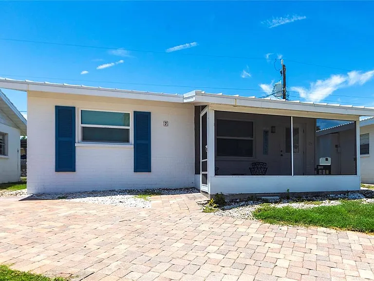 6020 Midnight Pass Rd #7 — Photo 1