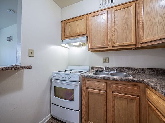 5th image of 1121-1115 N College Dr #26