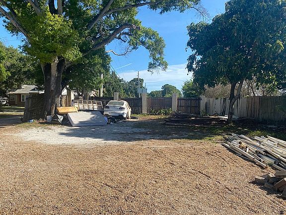 3rd image of 2500 55th Ave N